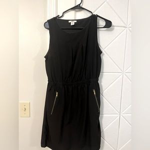 Women’s casual black dress